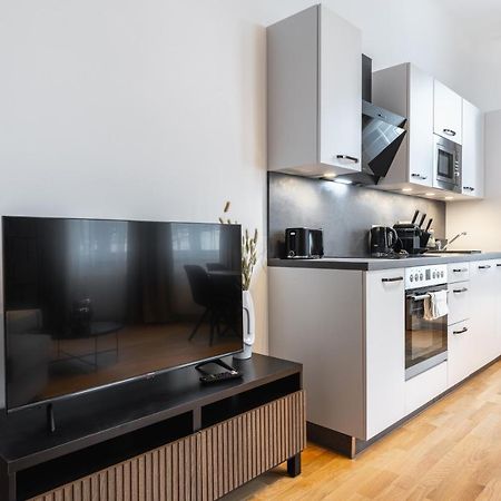 Trendy Apt With - Smart Tv, Coffee Machine In Meidling 维也纳 外观 照片