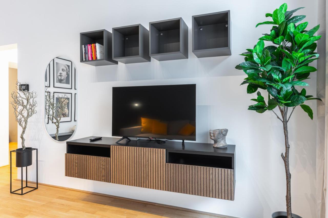 Trendy Apt With - Smart Tv, Coffee Machine In Meidling 维也纳 外观 照片